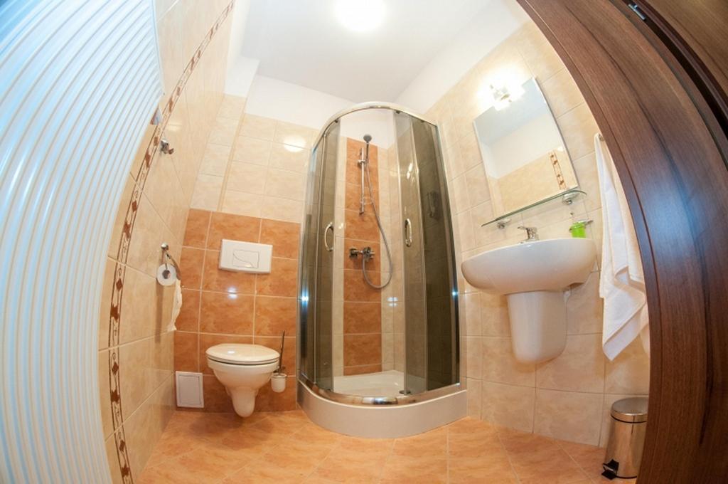 Vera Hotel Sulechow Bagian luar foto