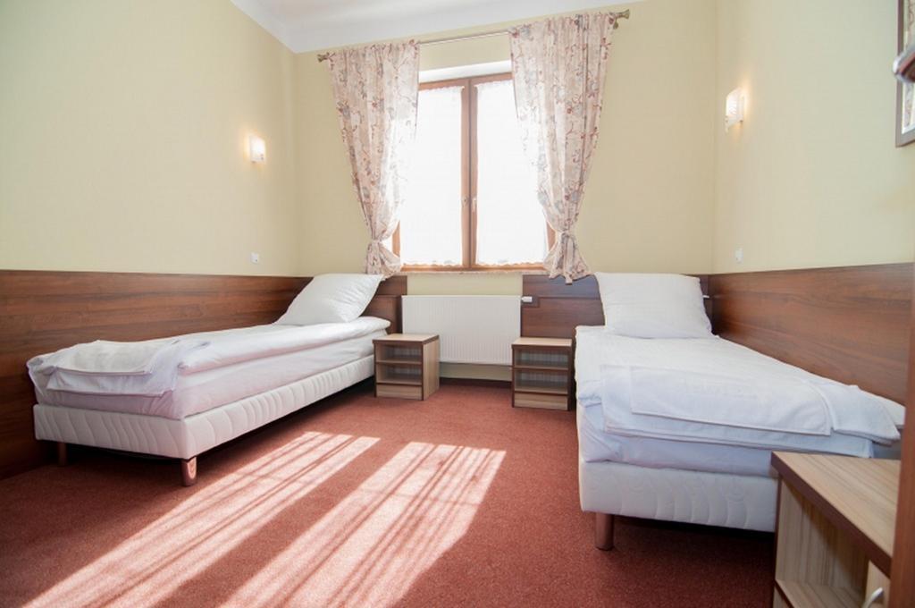 Vera Hotel Sulechow Bagian luar foto